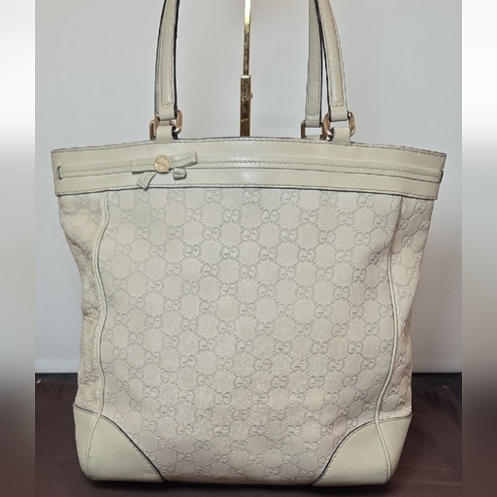 Gucci late 2000s rarely seen large cream GG-embossed & smooth leather tote bag